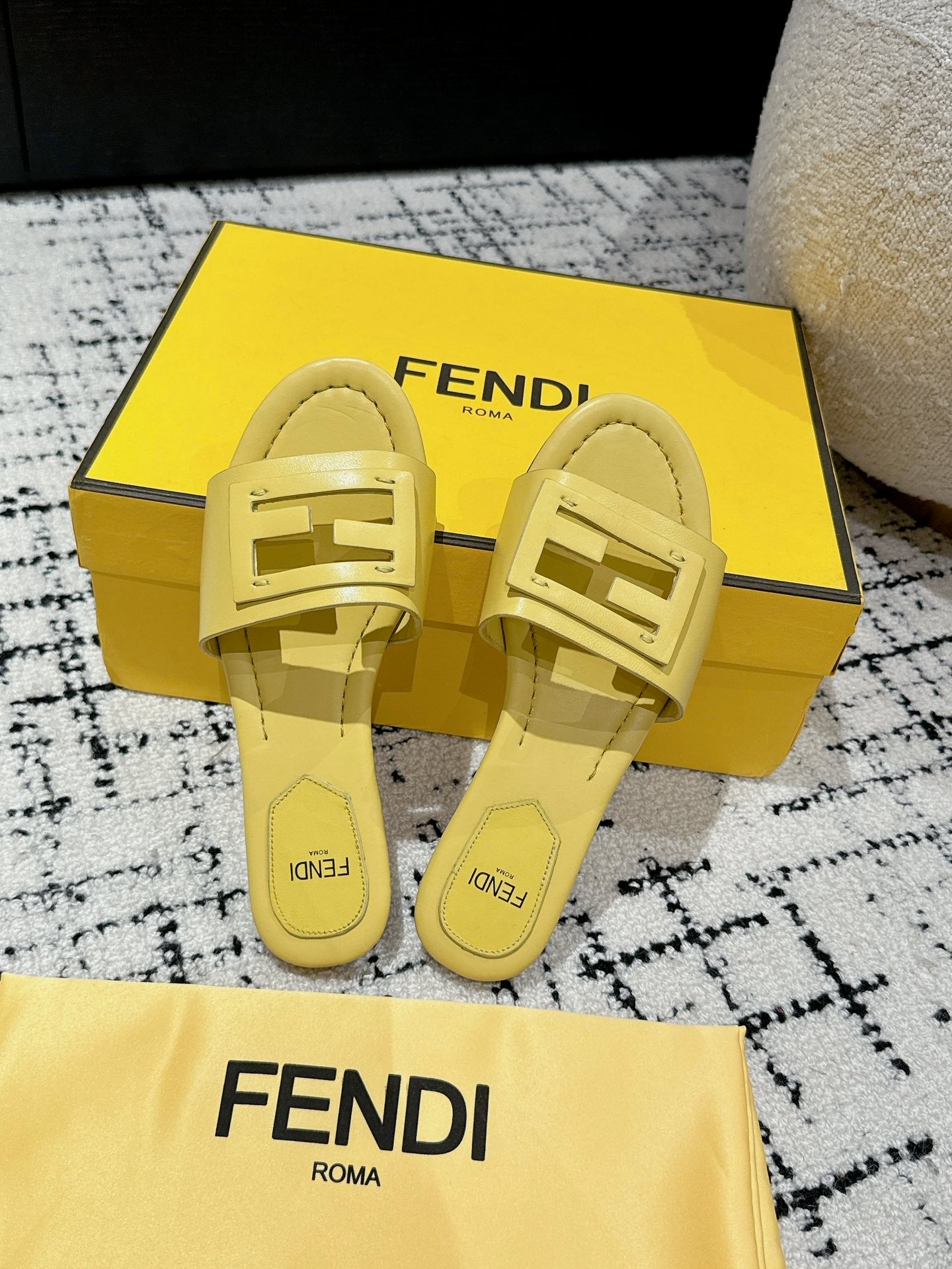 Luxury FendiFF Baguette Yellow Leather Slide