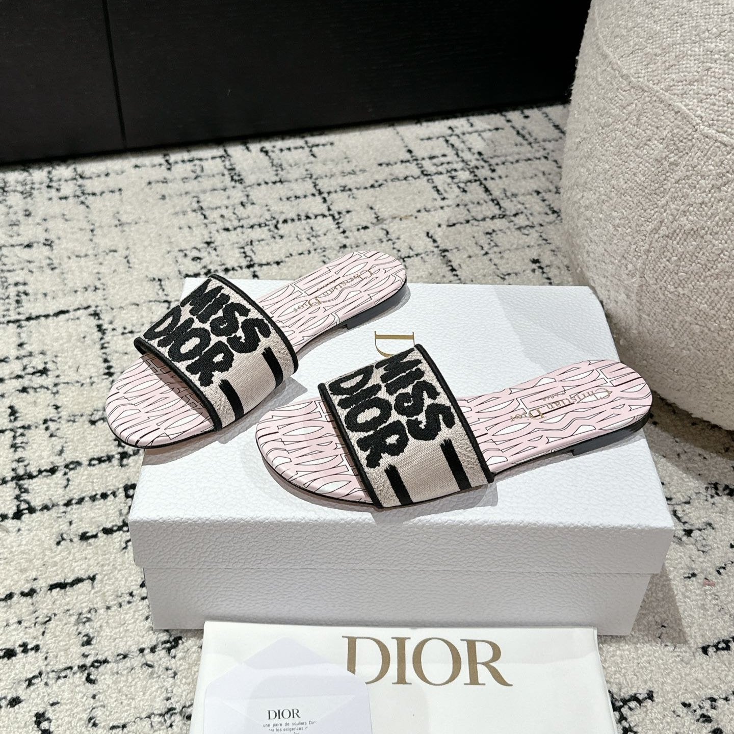 Luxury DiorDway Slide Pink Mix Black Embroidered Cotton