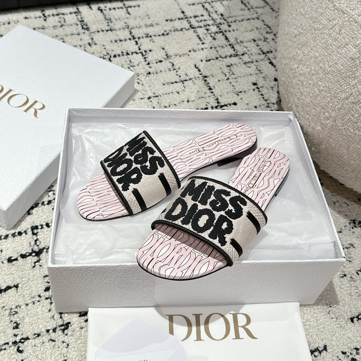 Luxury DiorDway Slide Pink Mix Black Embroidered Cotton