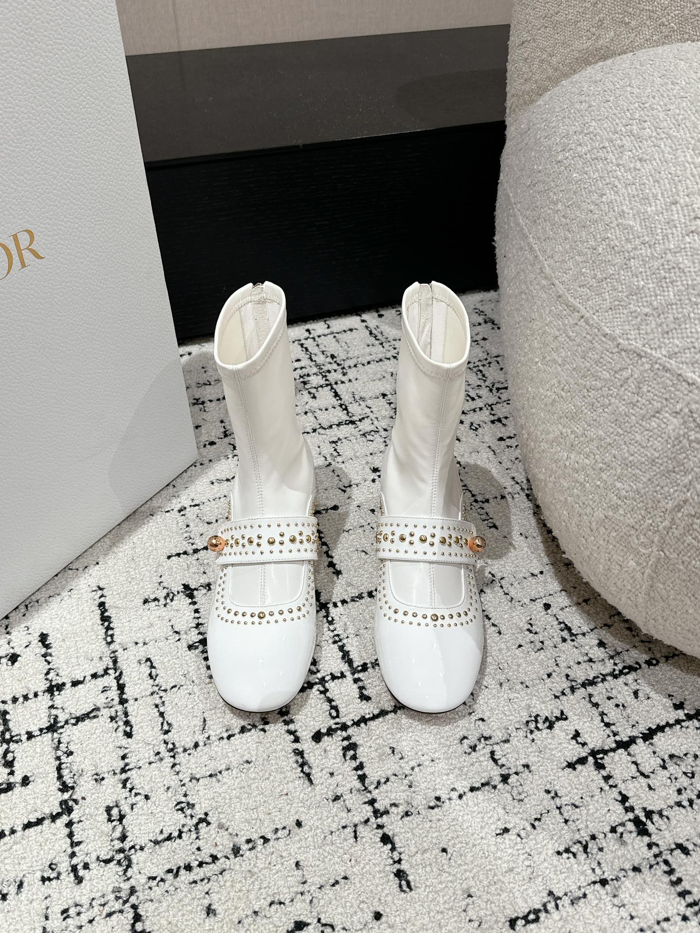 Luxury DiorBelle-D Heeled Ankle Boot White Lambskin