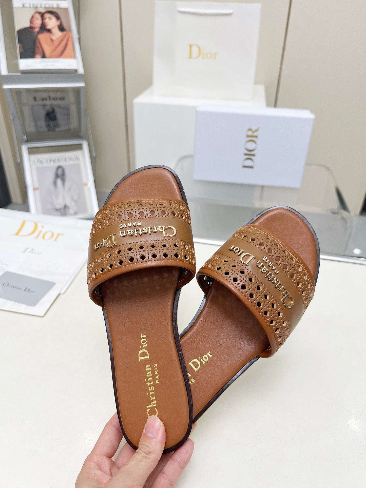 Luxury Dior25 D-Lane Slide Calfskin
