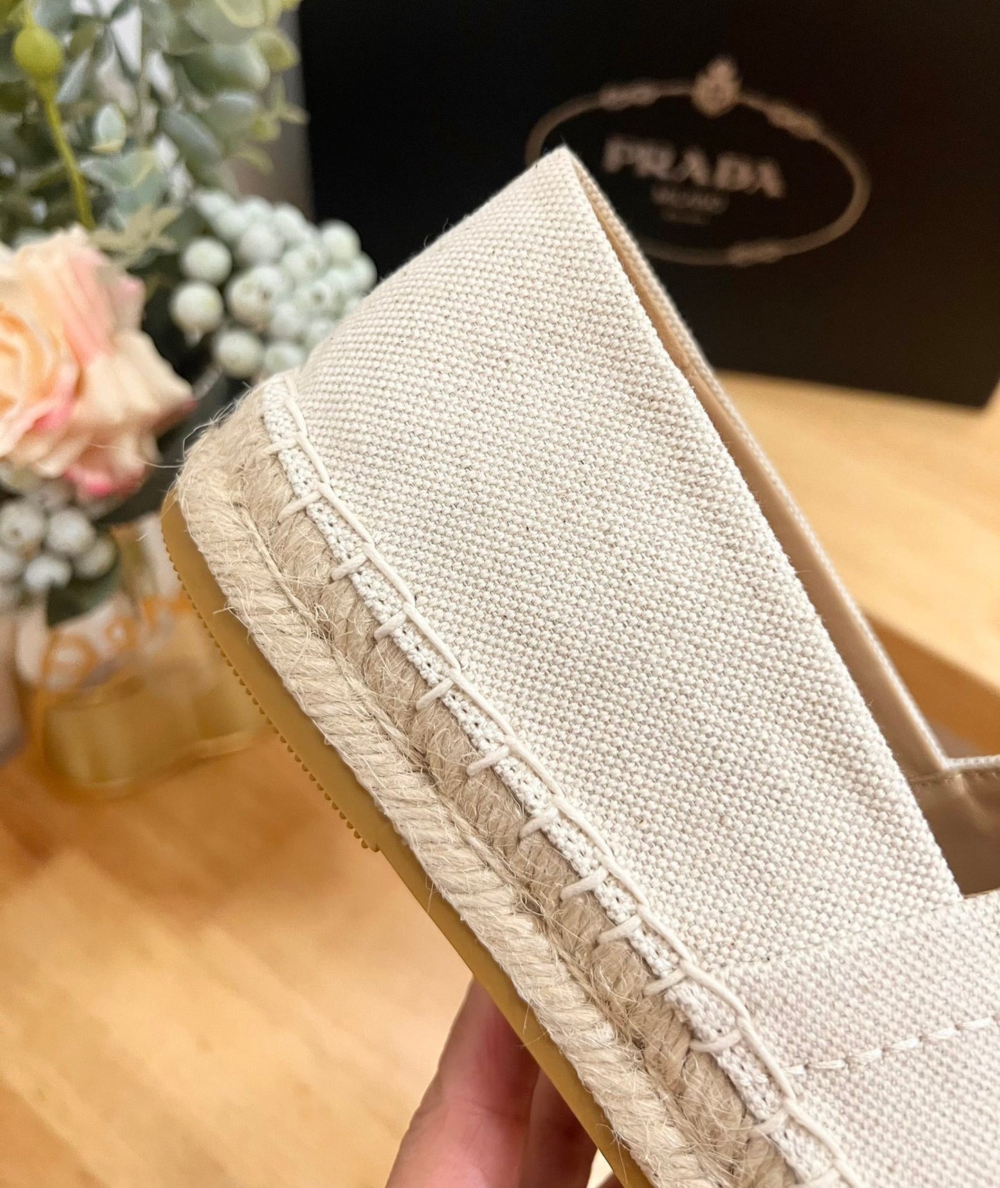 Luxury Pradaespadrilles beige canvas