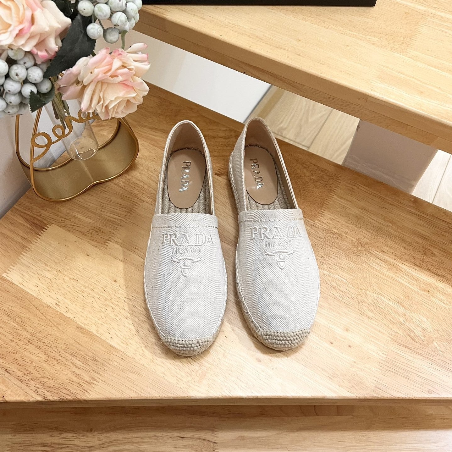 Luxury Pradaespadrilles beige canvas