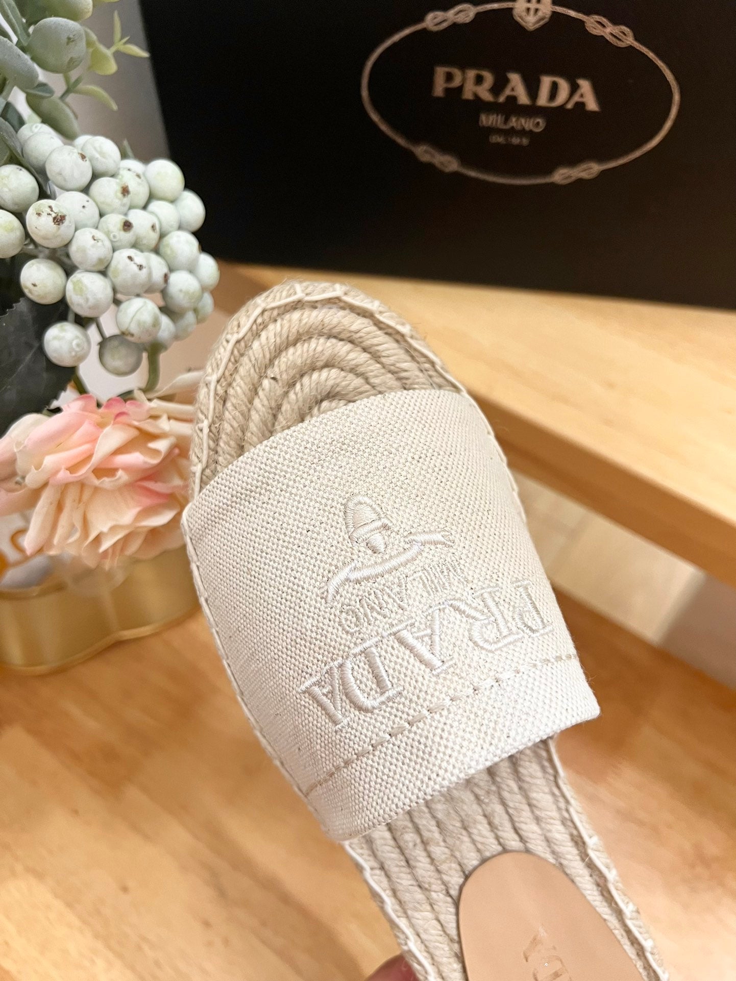 Luxury PradaSlide 20 Beige Velvet Sole Raffia