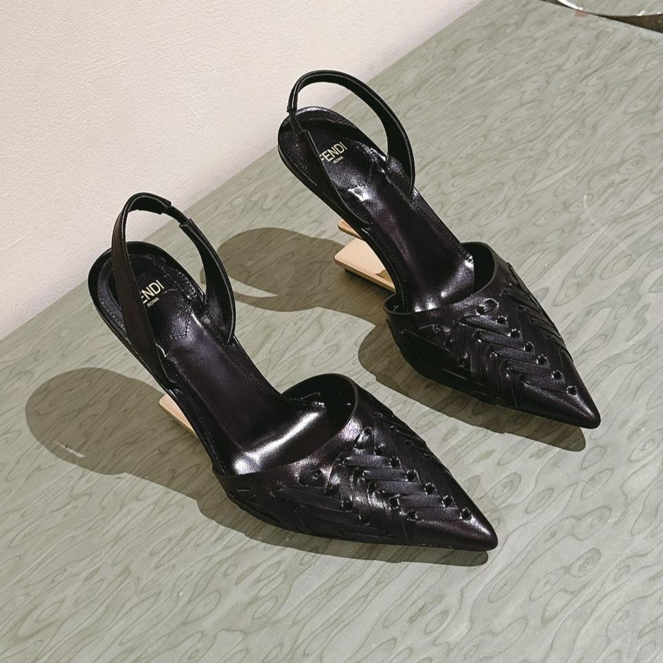 Luxury FendiLuxury FendiFIRST HIGH-HEELED SLINGBACK 85 MM IN BLACK LAMBSKIN GOLD HARDWARE