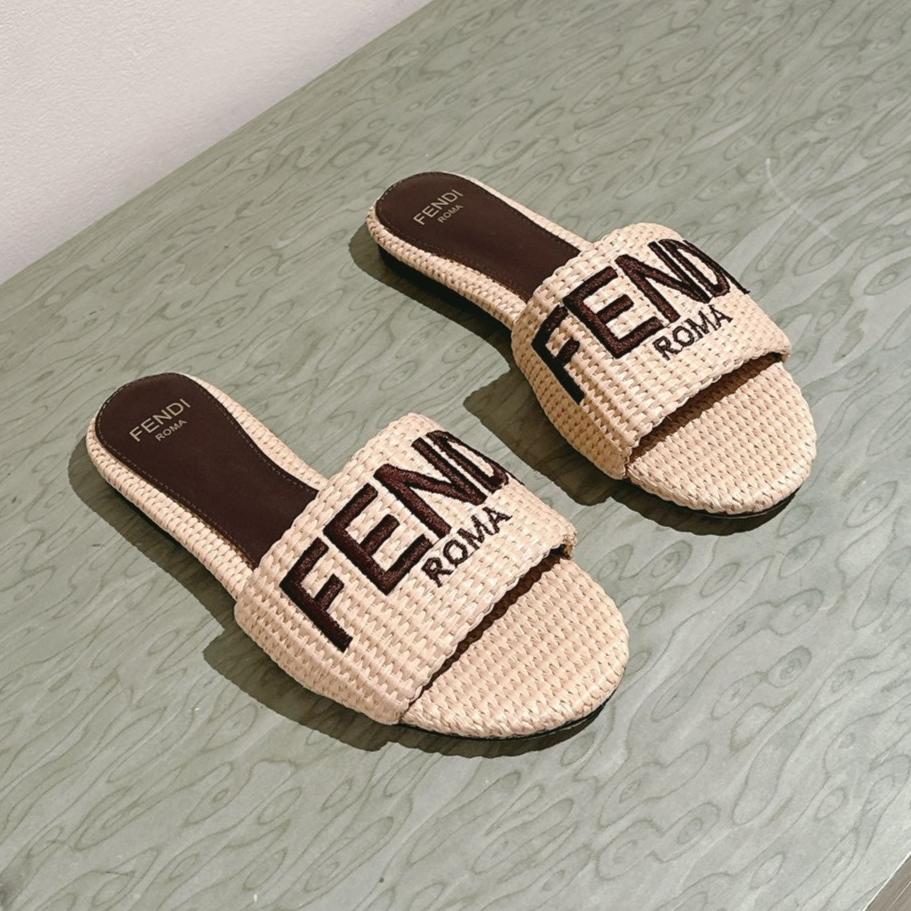 Luxury FendiLuxury FendiSIGNATURE MULE SLIDES IN BEIGE FIBRE WITH BROWN EMBROIDERED LOGO