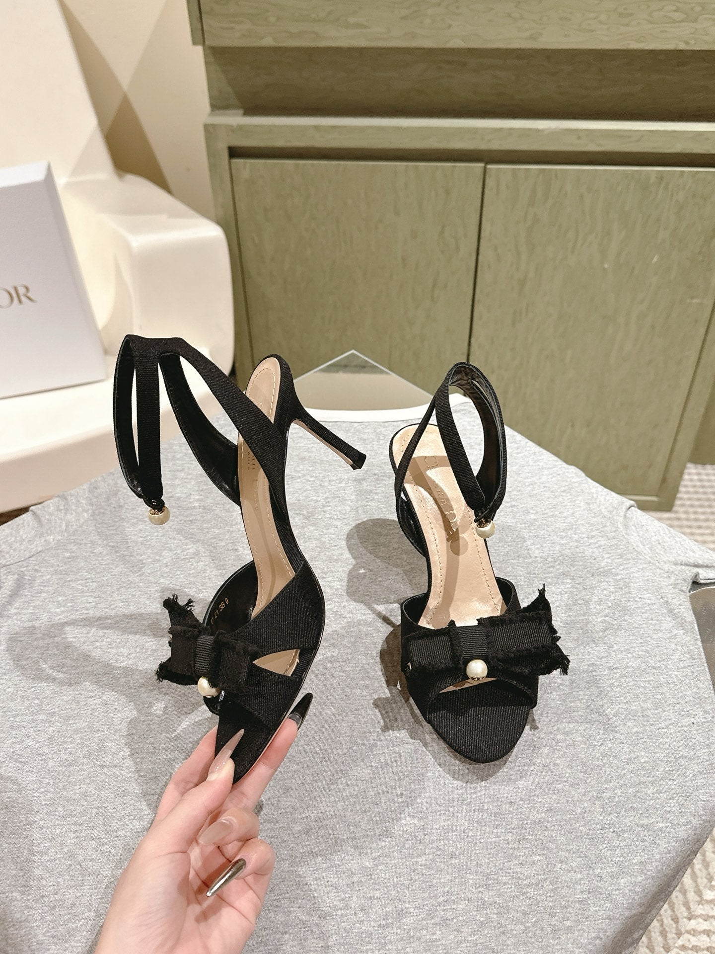 Luxury Dior25  Or A DIORable Heeled Sandal Tassel Grosgrain 241756