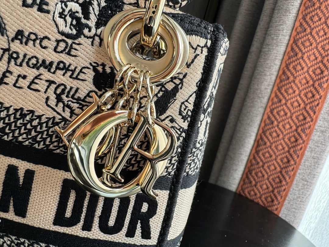 Luxury Diormini 17cm black pink embroidery canvas