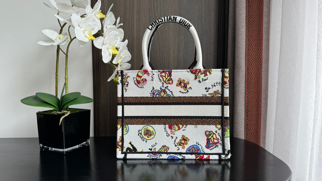 Luxury DiorSmall Book Tote 26.5cm White Multicolor Dragon Zodiac Embroidery