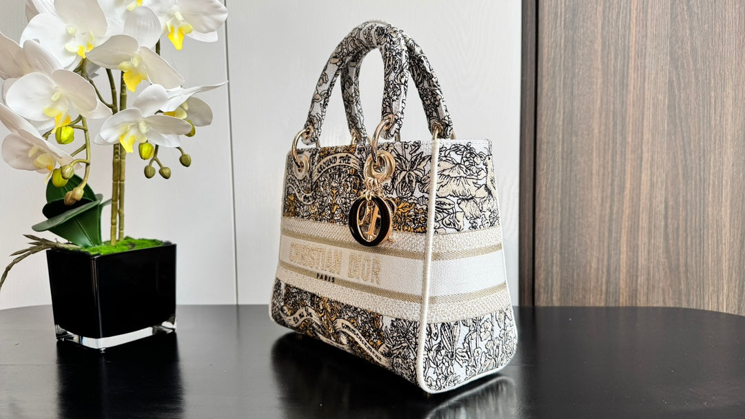Luxury DiorLady 24 Beige Canvas Around The World Beige