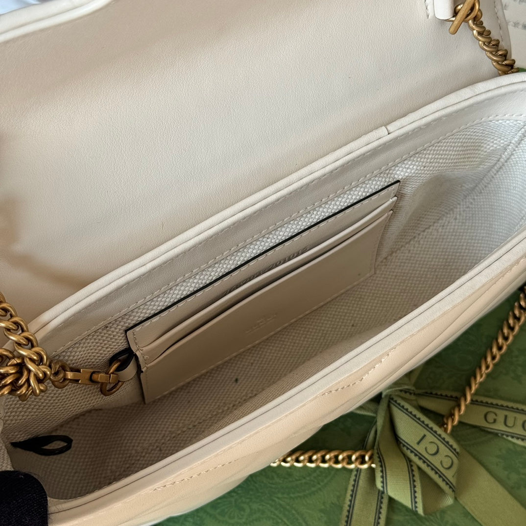 Luxury Gucci gg marmont 21cm white calfskin double g stud gold hardware