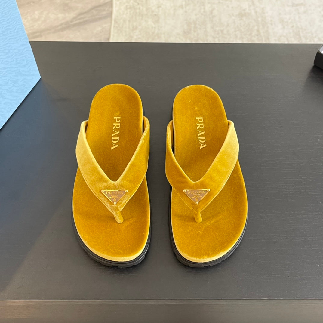Luxury PradaRUBBER THONG SANDALS AMBER VELVET