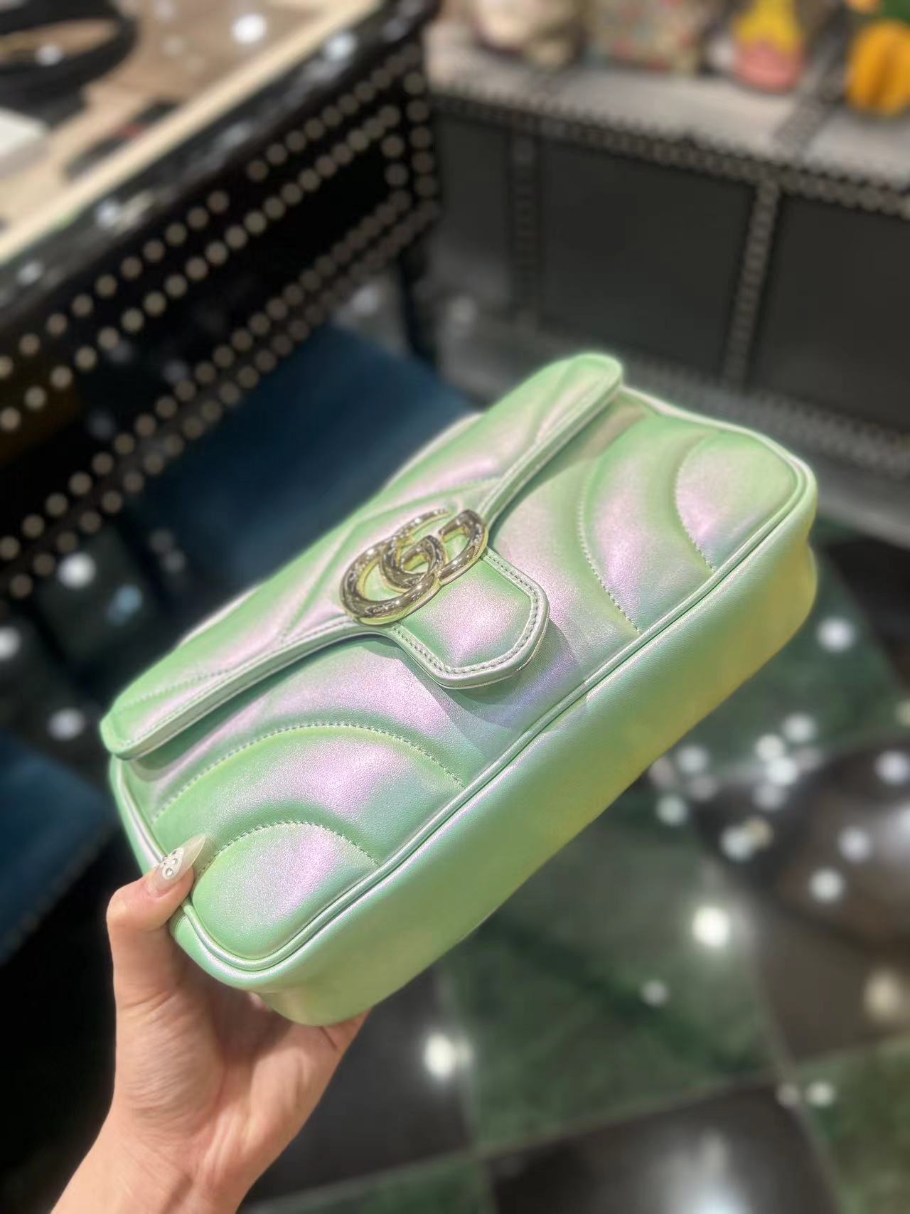 Luxury Gucci GG MARMONT 26 MEDIUM SHOULDER BAG GREEN IRIDESCENT CALFSKIN