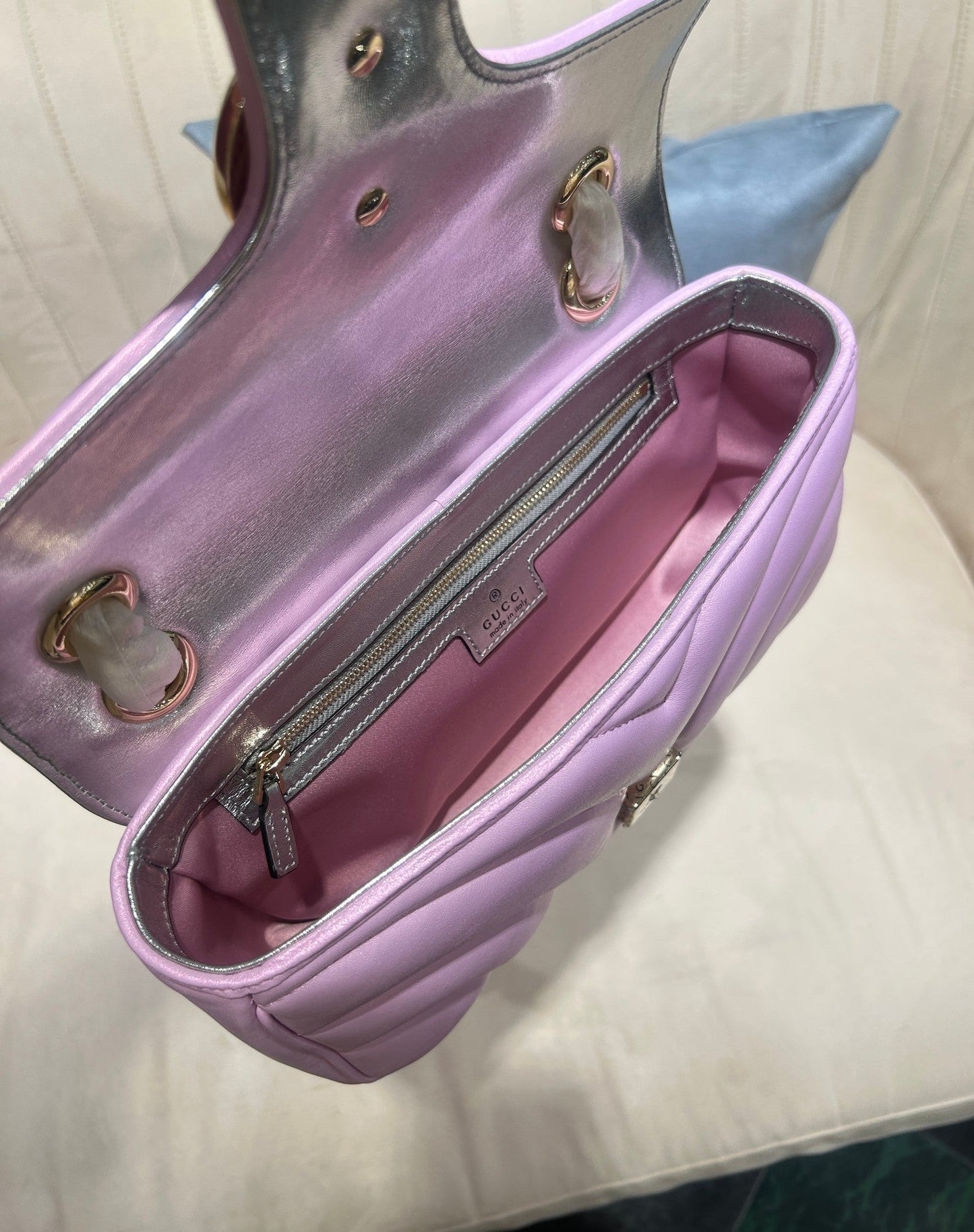Luxury Gucci GG MARMONT 26 MEDIUM SHOULDER BAG LIGHT PINK CALFSKIN