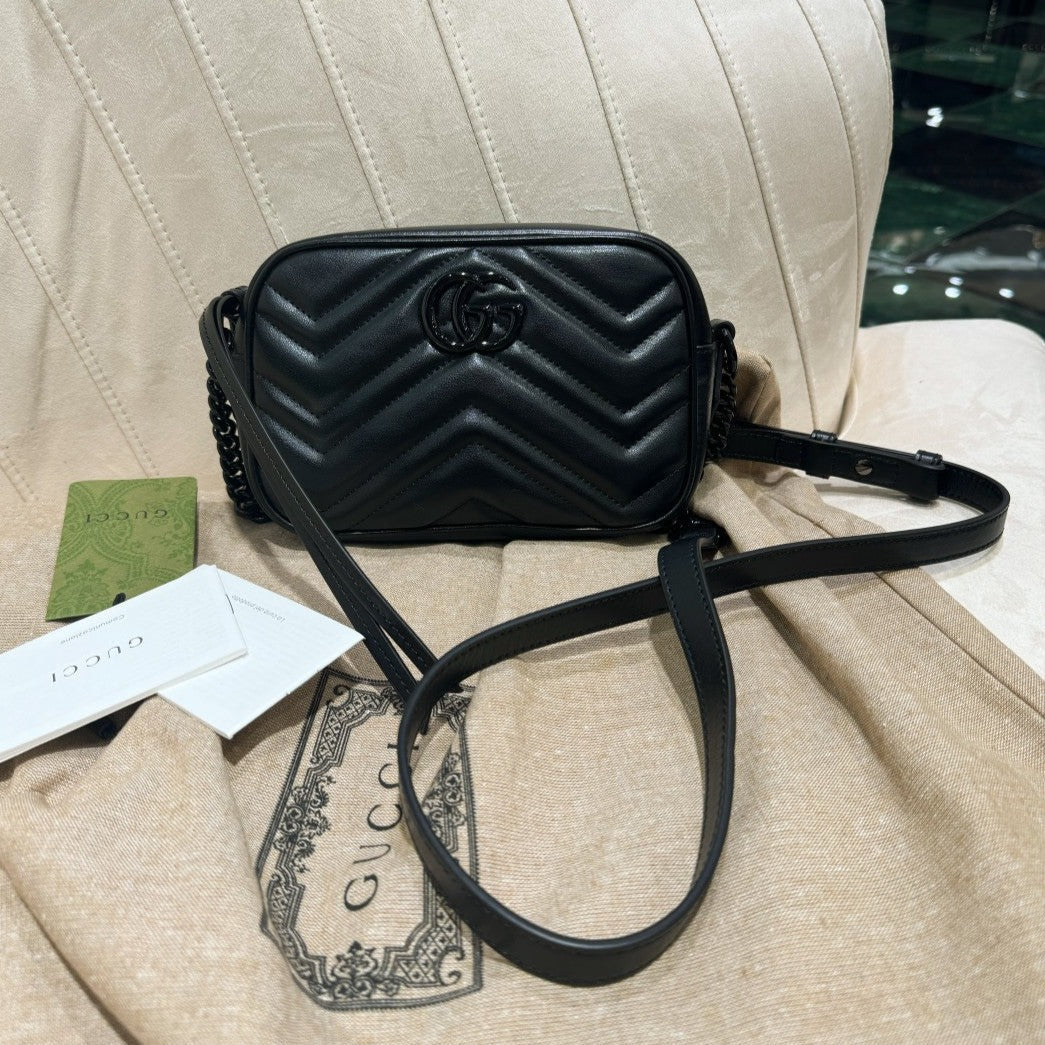 Luxury Gucci GG MINI 18 MARMONT MATELASSÉ SHOULDER BAG BLACK CALFSKIN