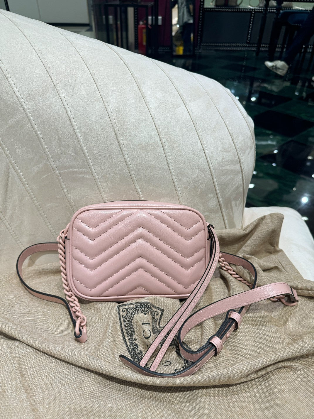 Luxury Gucci GG MINI 18 MARMONT MATELASSÉ SHOULDER BAG LIGHT PINK CALFSKIN