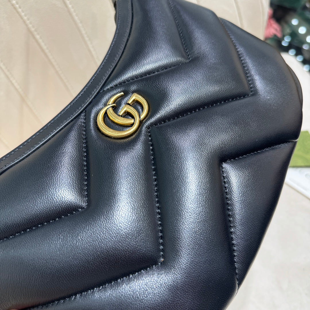 Luxury Gucci GG SMALL 26 MARMONT BAG IN BLACK CALFSKIN