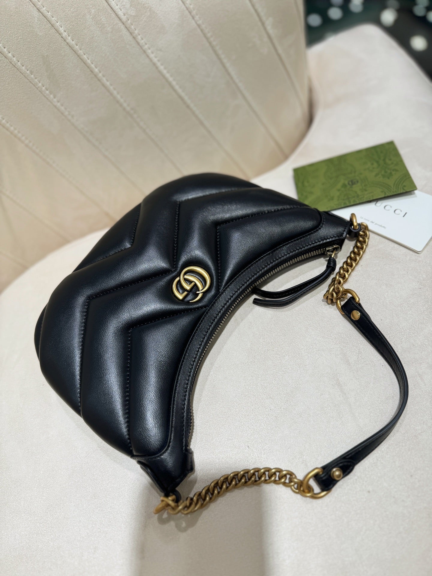 Luxury Gucci GG SMALL 26 MARMONT BAG IN BLACK CALFSKIN