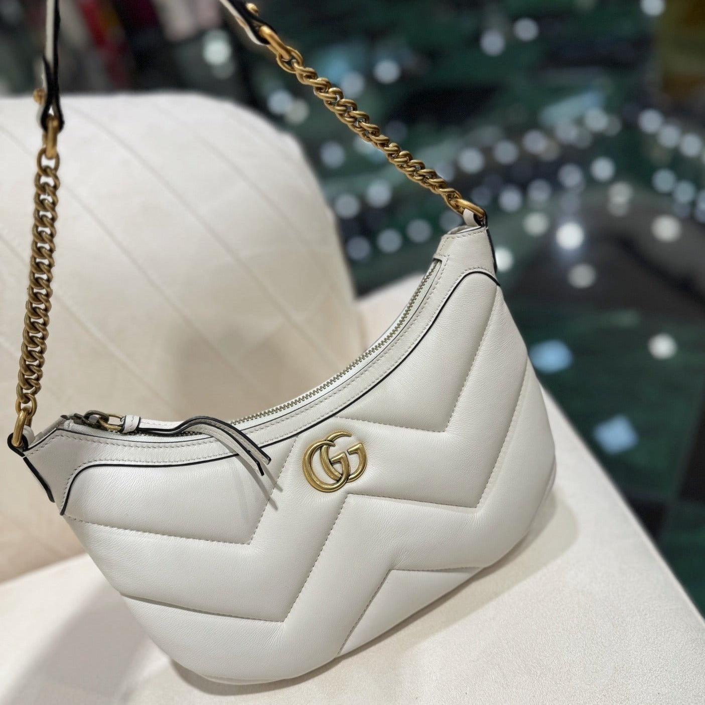 Luxury Gucci GG SMALL 26 MARMONT BAG IN WHITE CALFSKIN