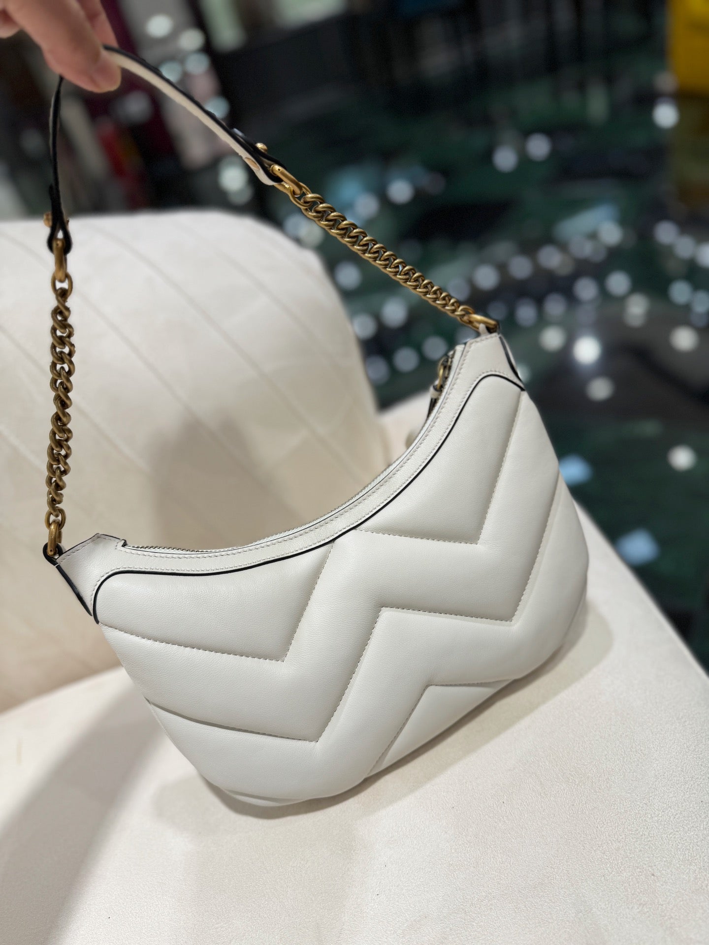Luxury Gucci GG SMALL 26 MARMONT BAG IN WHITE CALFSKIN