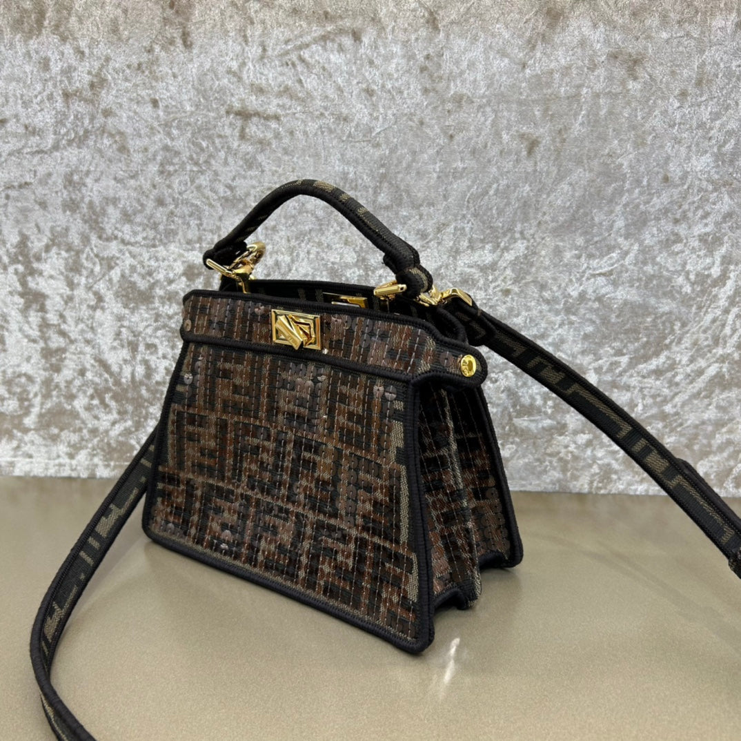 Luxury FendiLuxury FendiPEEKABOO ISEEU 20 BAG IN CHOCOLATE BROWN MIX BLACK NAPPA LEATHER GOLD HARDWARE