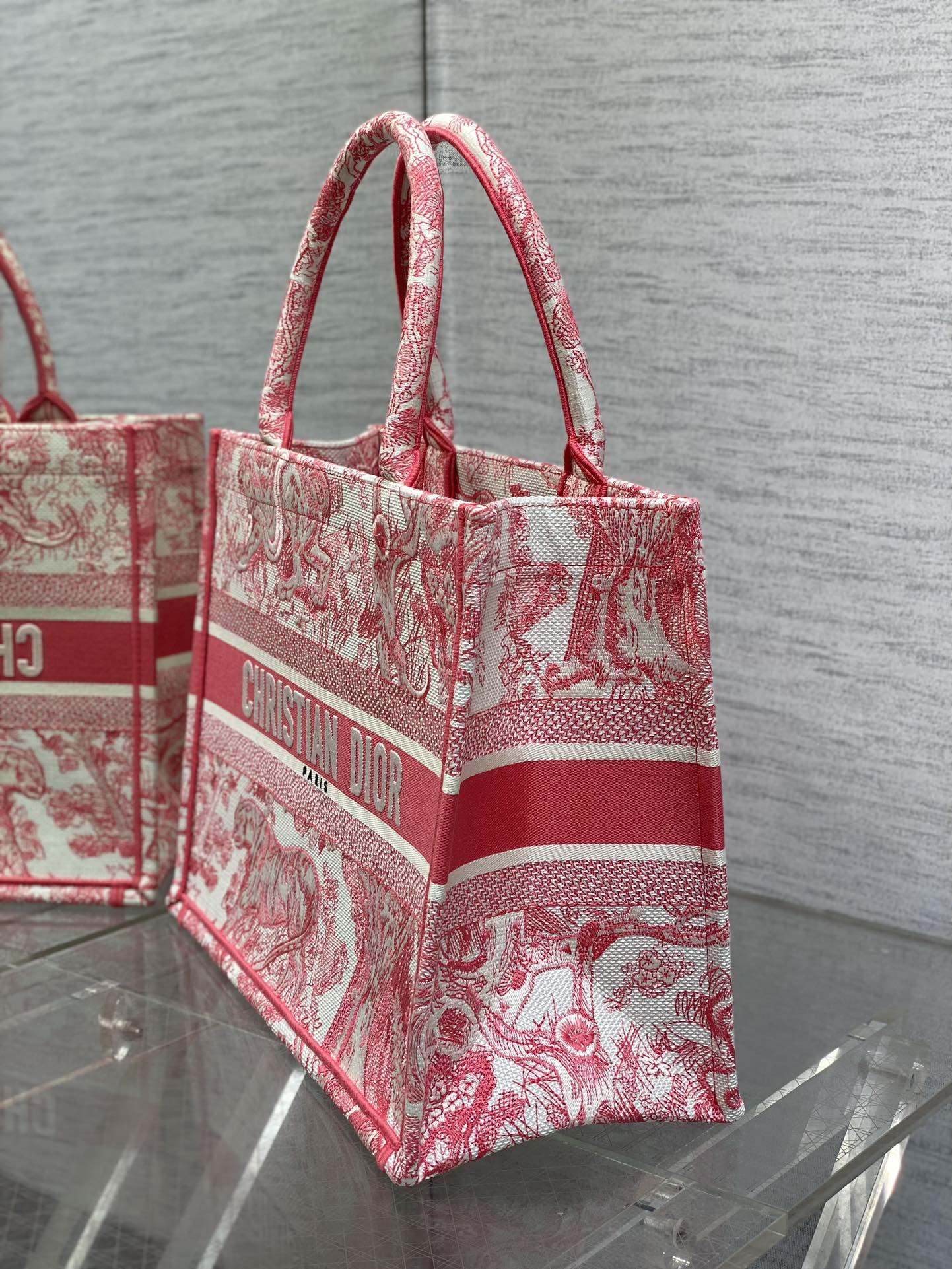 Luxury Diormedium  DIORiviera book tote 36 red tiger embroidery canvas