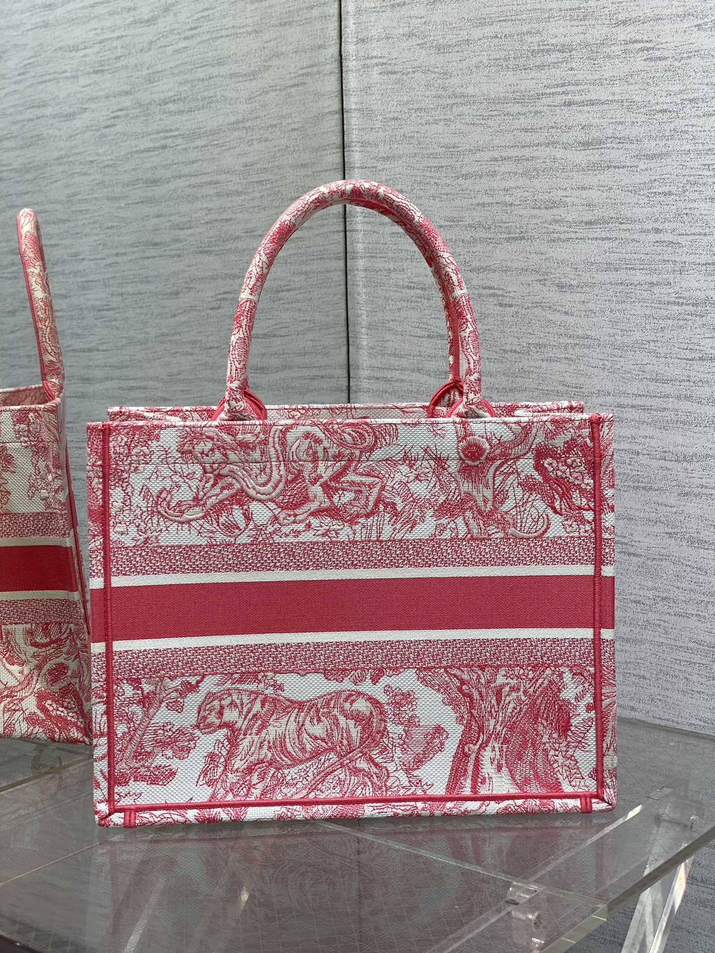 Luxury Diormedium  DIORiviera book tote 36 red tiger embroidery canvas