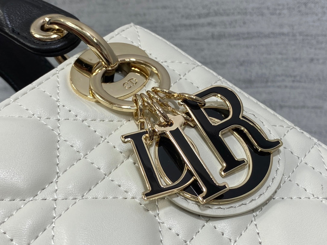 Luxury Diormini lady 17 white black lambskin