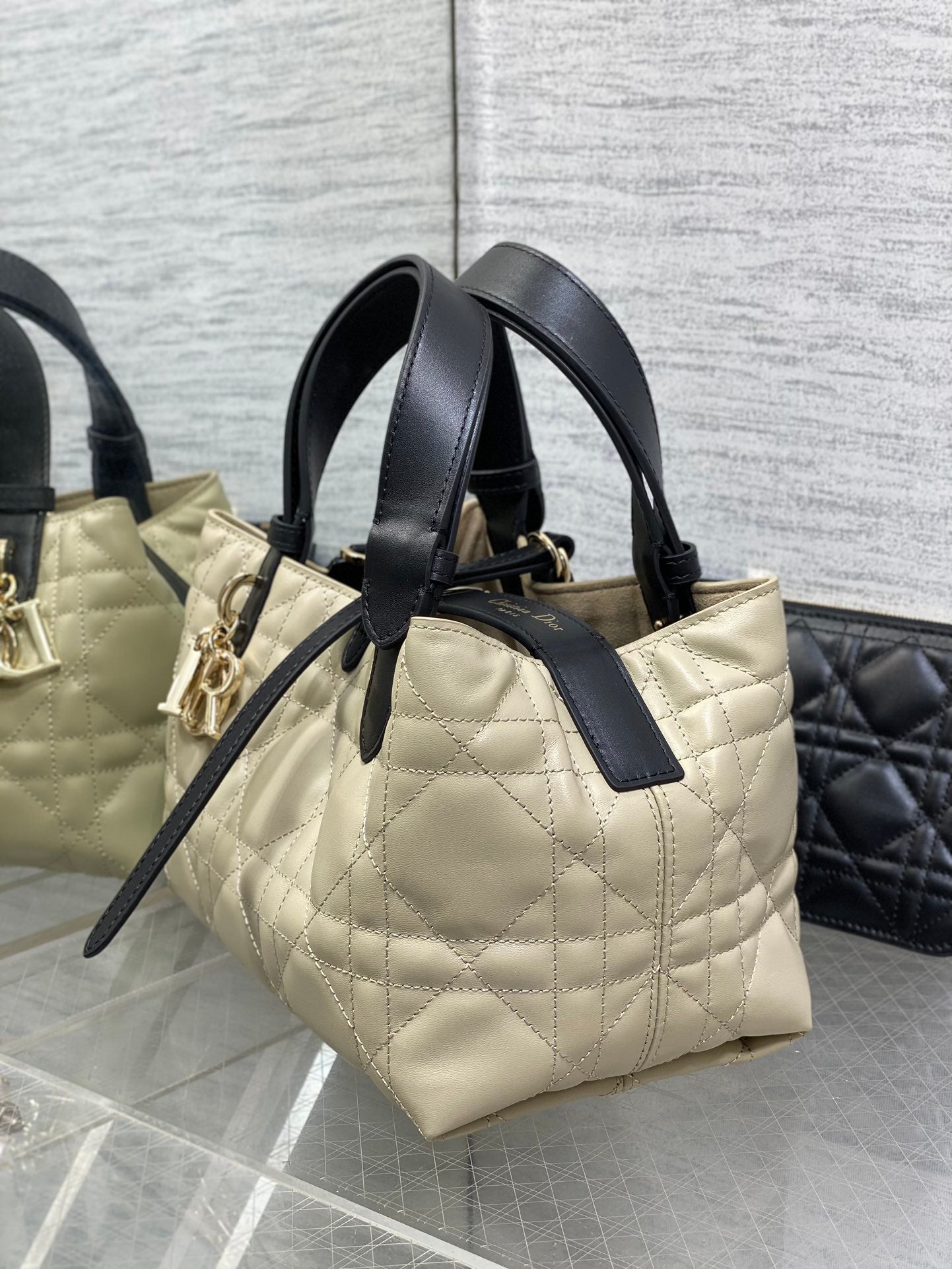 Luxury DiorToujour 23 Bag Beige Black Lambskin