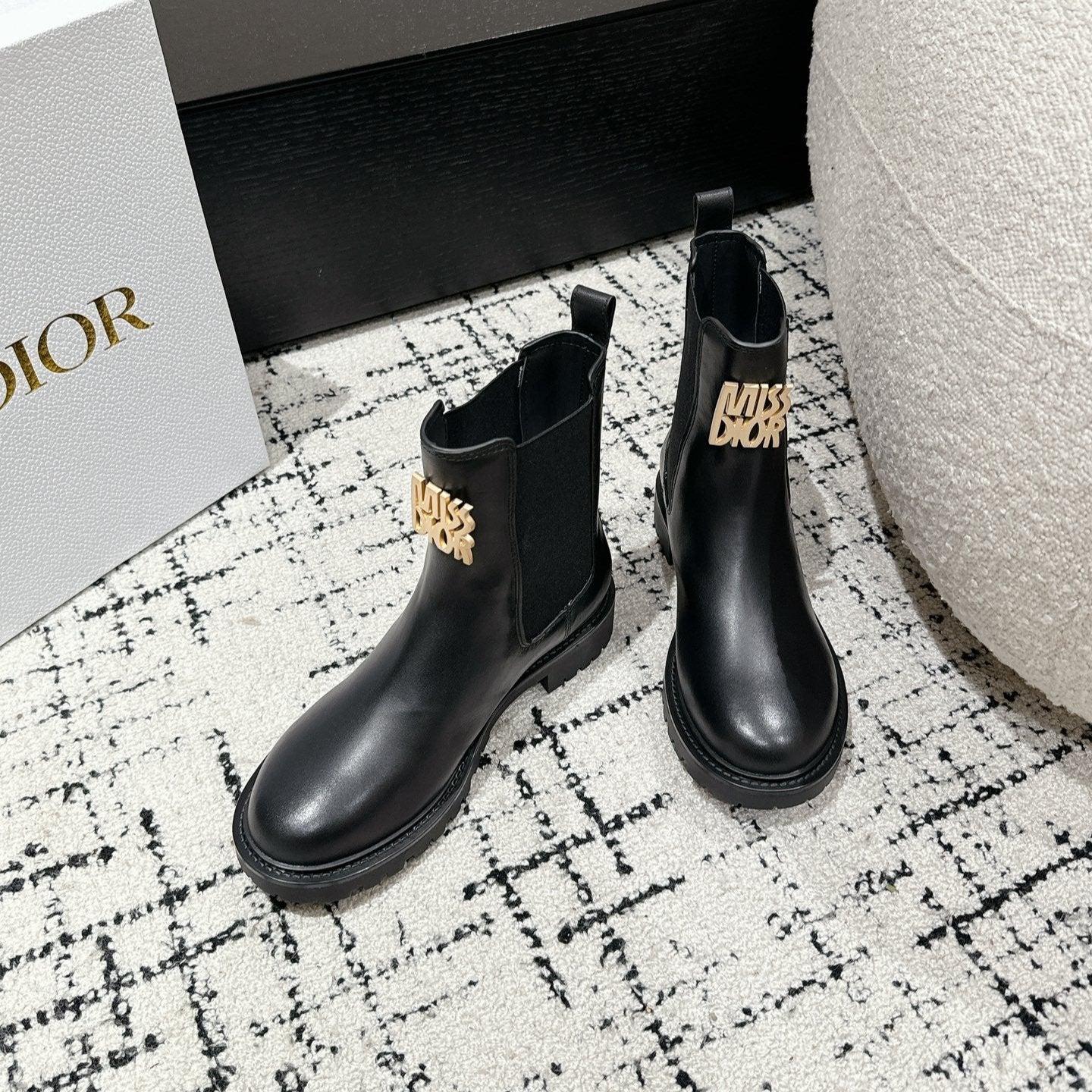 Luxury DiorMiss  Luxury DiorChelsea Boots In Black Calfskin 103729