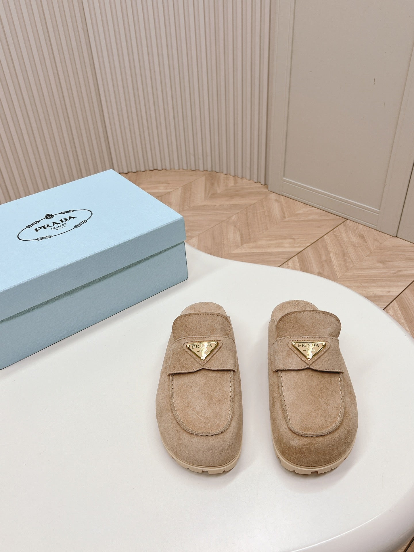 Luxury PradaMule 20mm Light Brown Suiede Calfskin