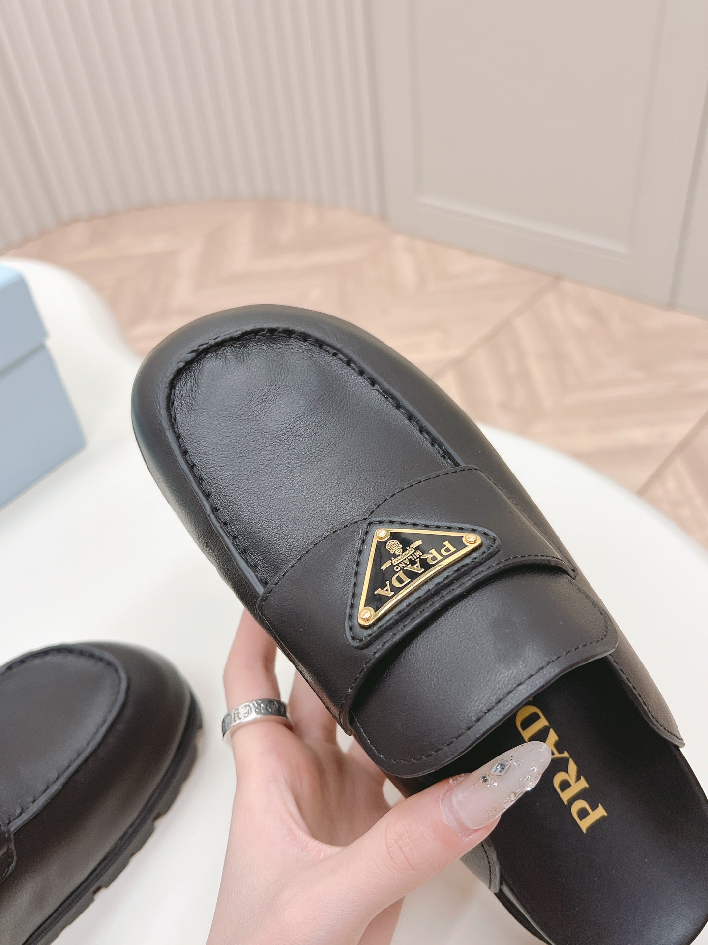 Luxury PradaMule 20mm Black Calfskin