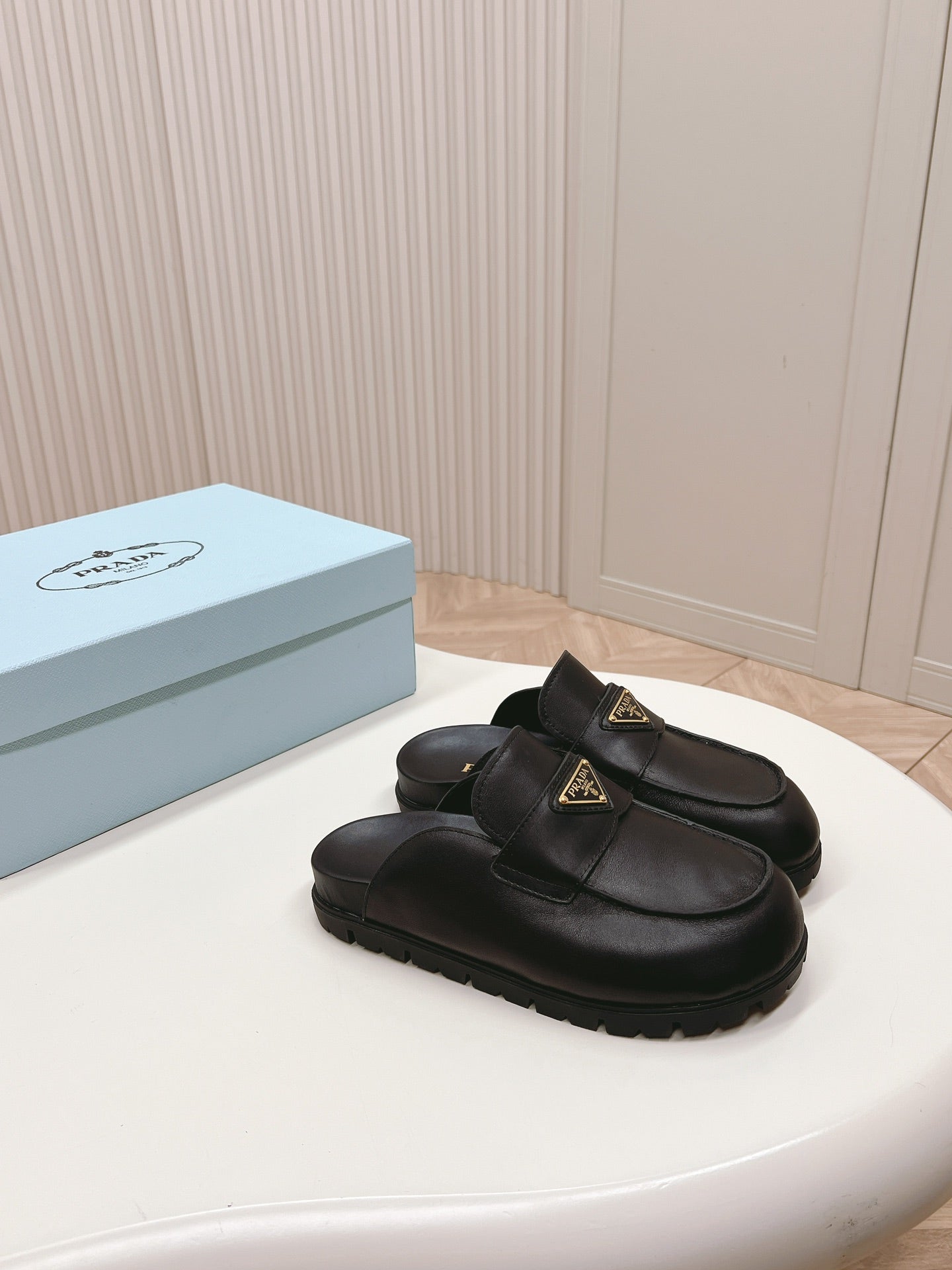 Luxury PradaMule 20mm Black Calfskin