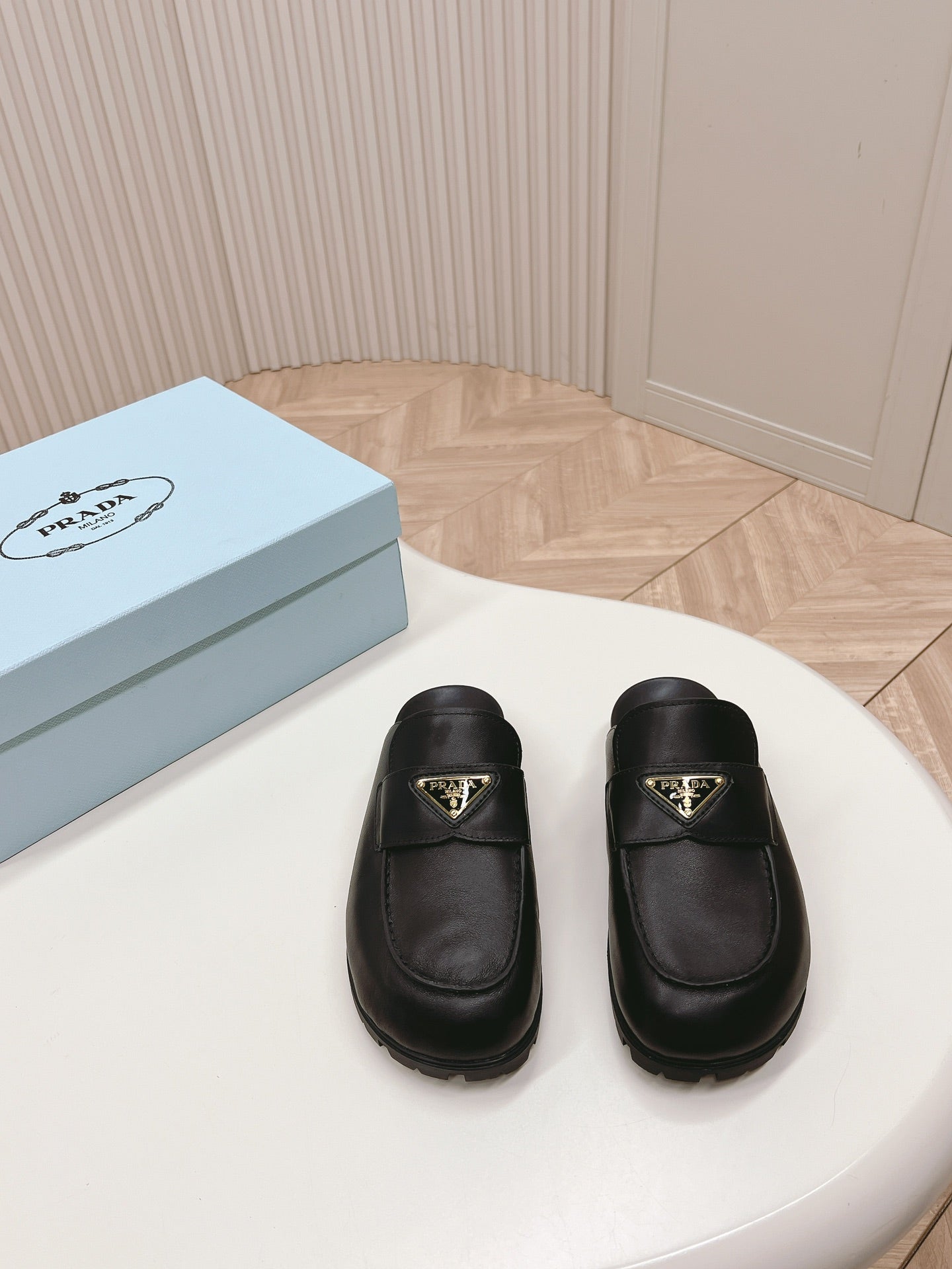 Luxury PradaMule 20mm Black Calfskin