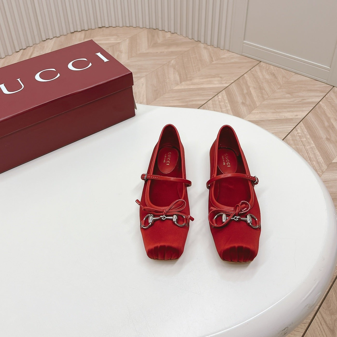 Luxury Gucci GG BALLET FLAT CRIMSON SILK