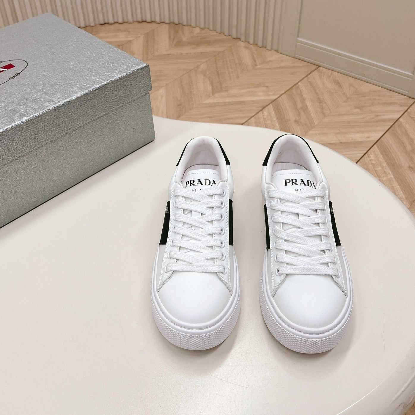 Luxury PradaLEATHER LOGO OUTLET SNEAKERS BLACK AND WHITE CALFSKIN