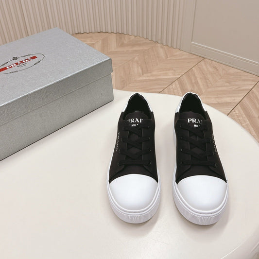 Luxury PradaLOGO OUTLET BASIC SNEAKERS BLACK AND WHITE TOE CALFSKIN