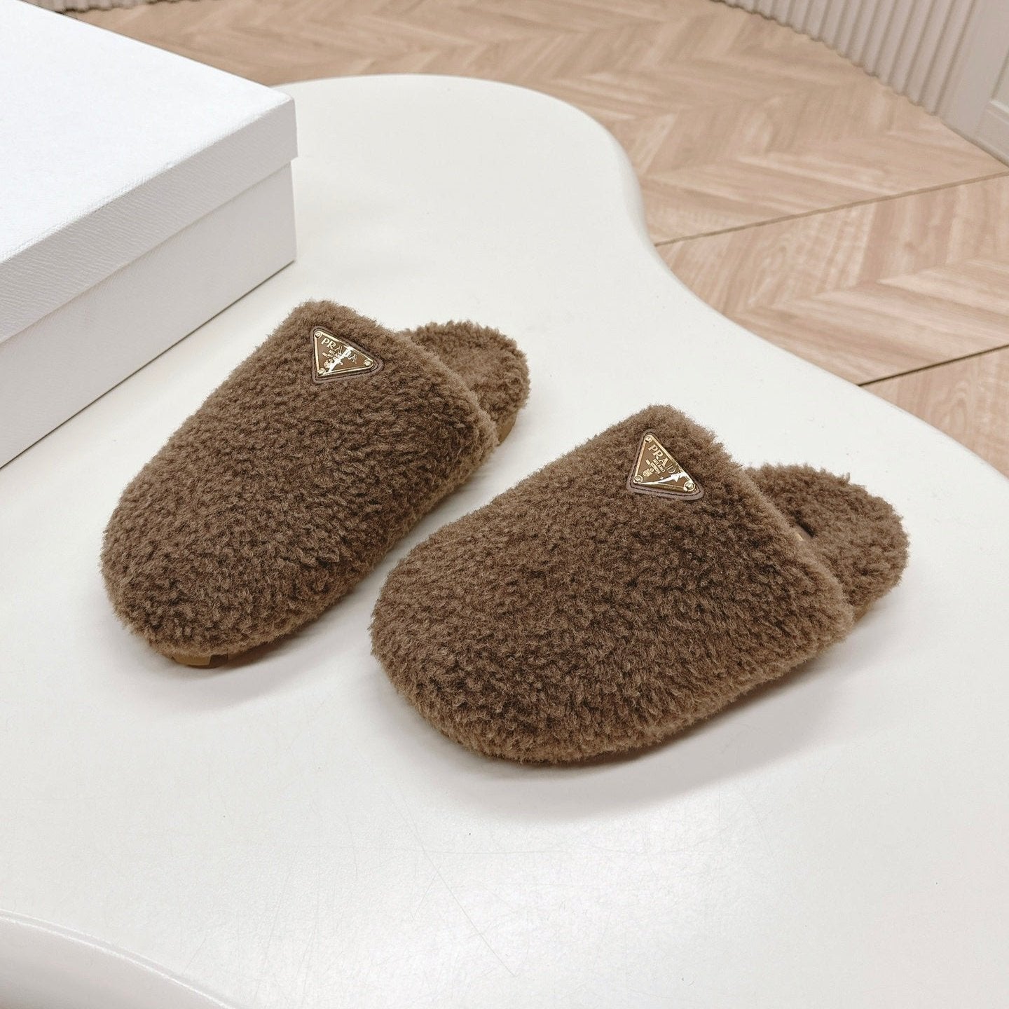 Luxury PradaMULES ATTACHED TRIANGLE LOGO IN WOOD BROWN SHEARLING