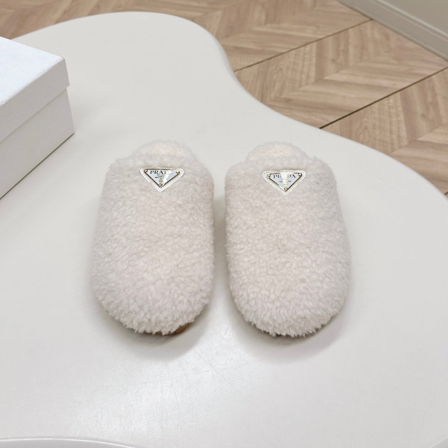 Luxury PradaMULES ATTACHED TRIANGLE LOGO IN WHITE SHEARLING