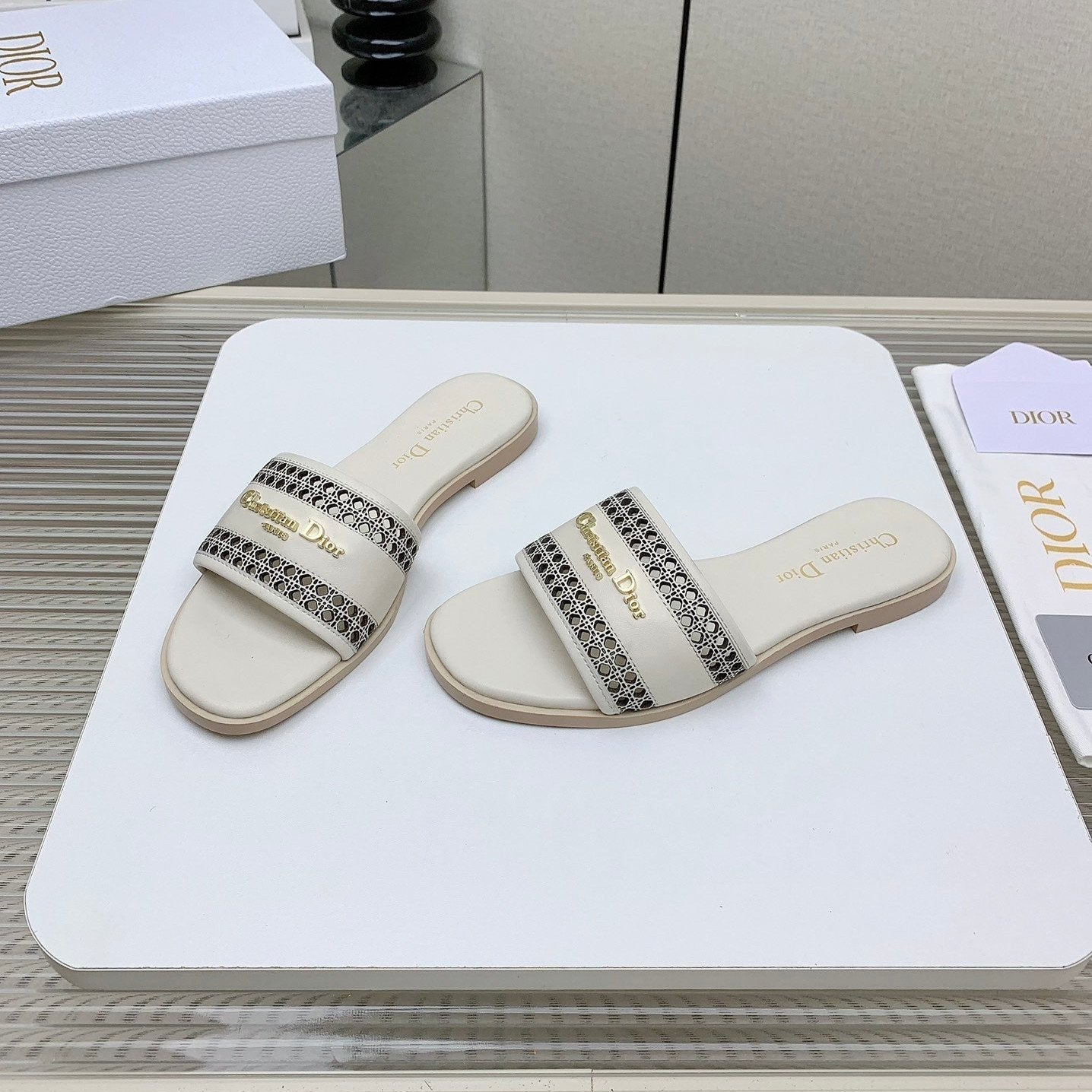 Luxury DiorD-Lane Slide In White Cowhide 106277