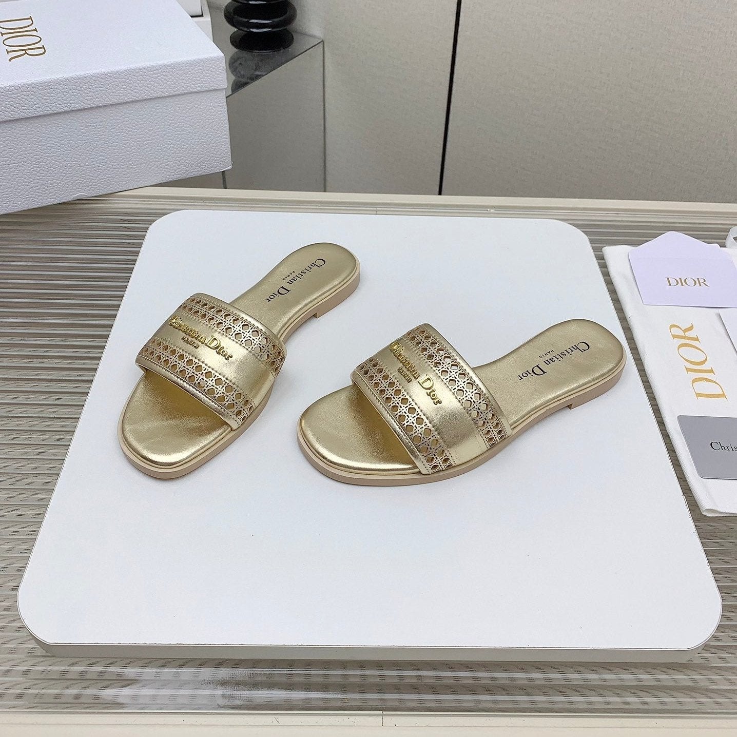 Luxury DiorD-Lane Slide In Light Gold Cowhide 106285
