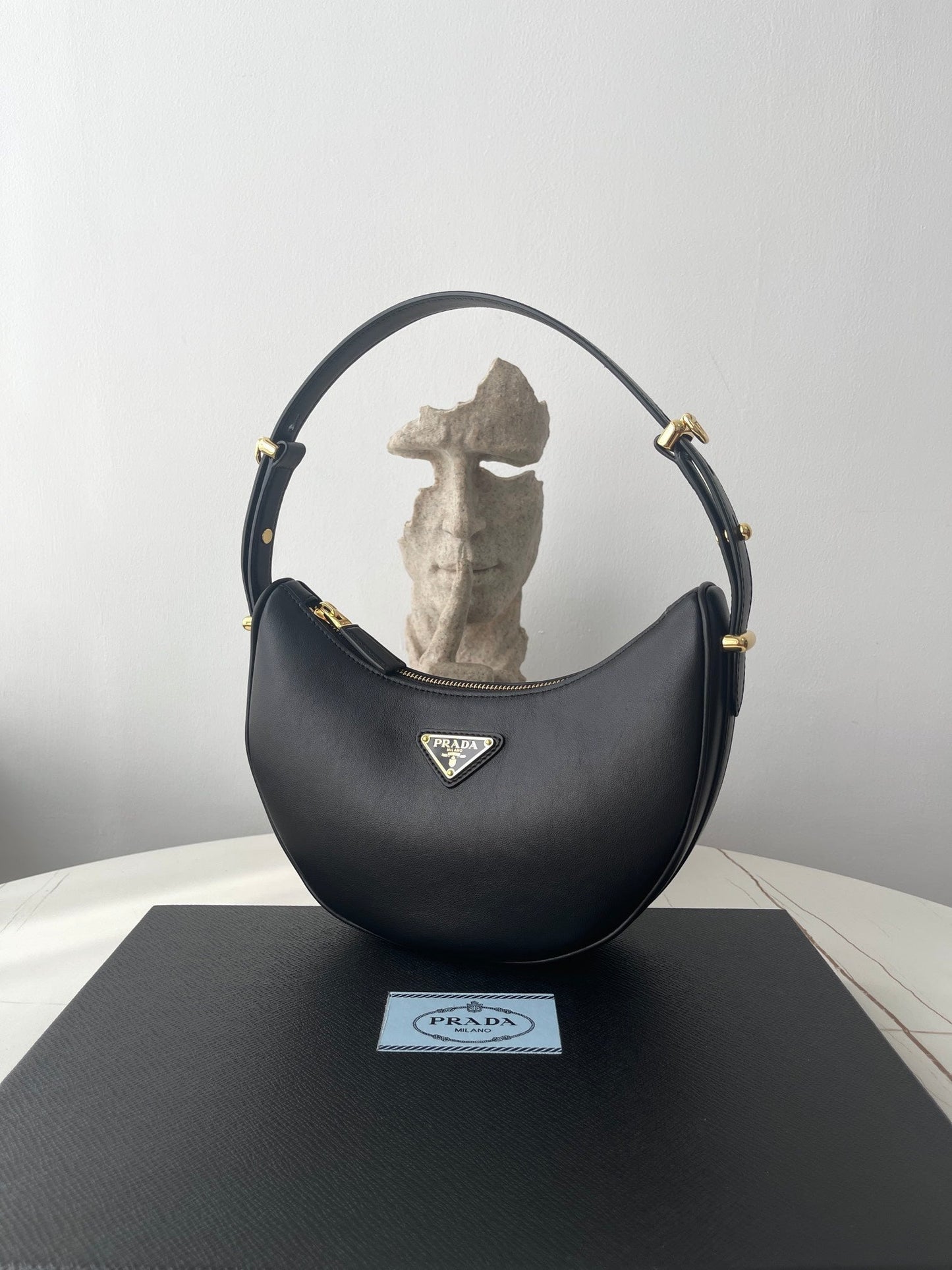 Luxury PradaARQUÉ 22 SHOULDER BAG IN BLACK LEATHER