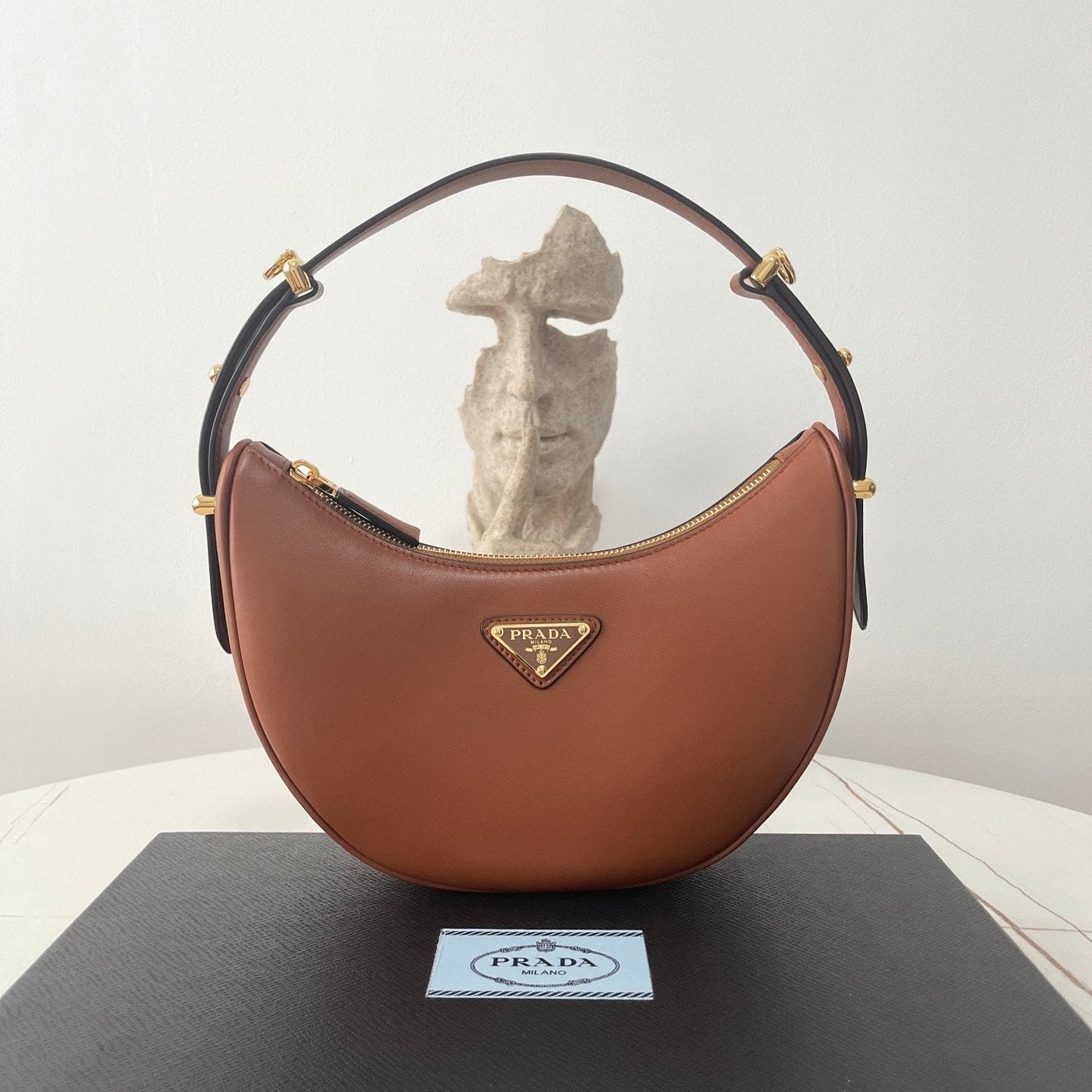 Luxury PradaARQUÉ 22 SHOULDER BAG IN COGNAC BROWN LEATHER