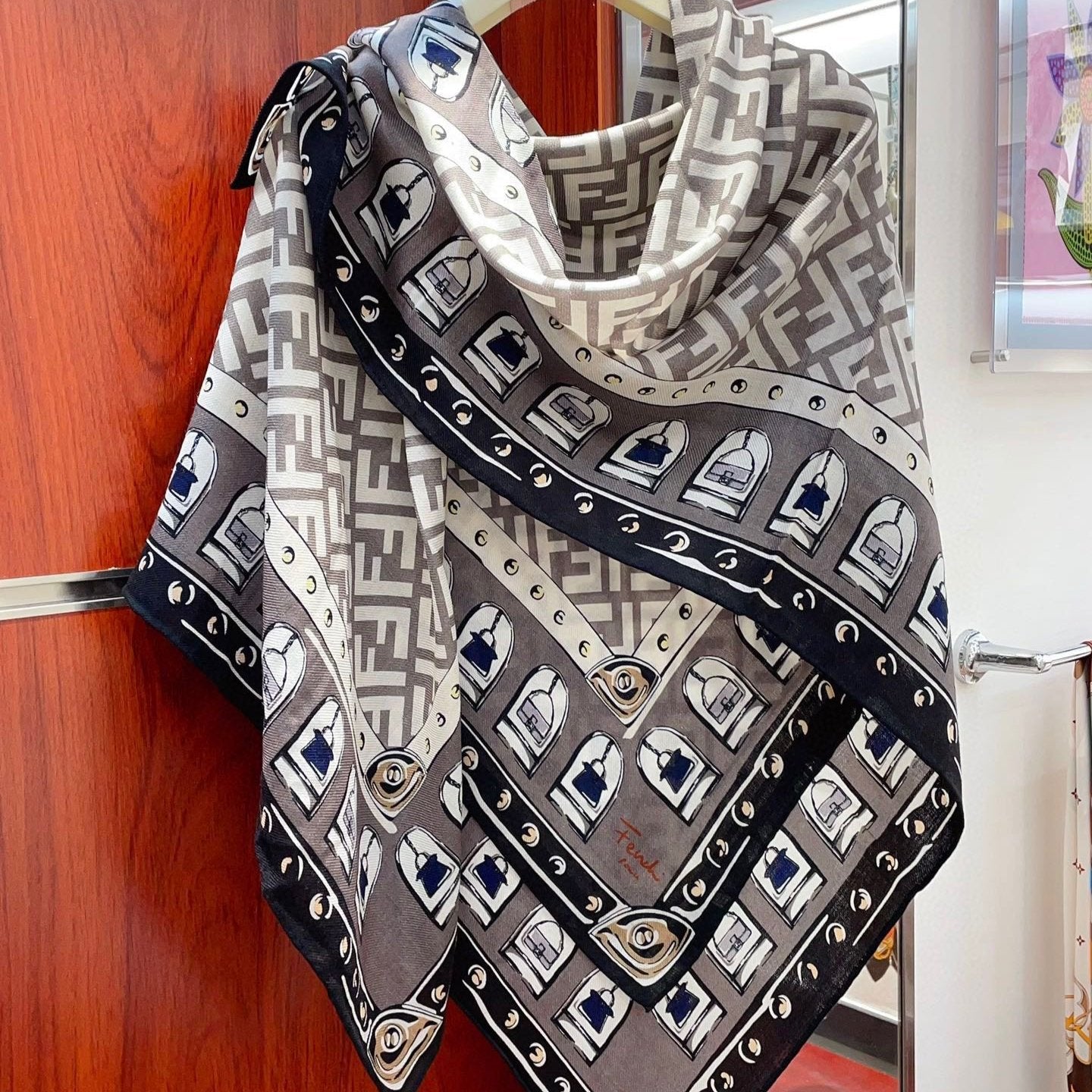 Luxury FendiFOULARD 140 CM IN LIGHT GREY FF SILK CASHMERE