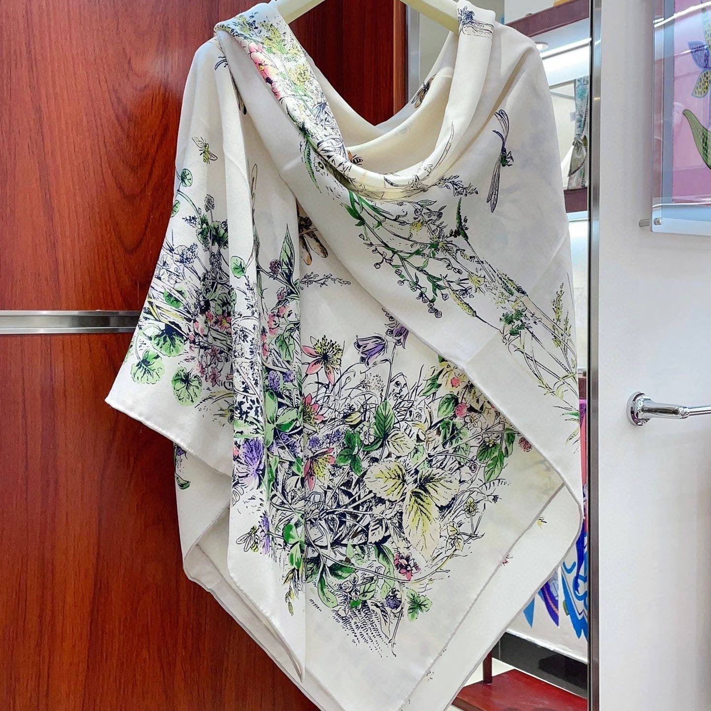 Luxury DiorSCARF 140 CM IN WHITE MONOGRAM SILK AND CASHMERE 415163