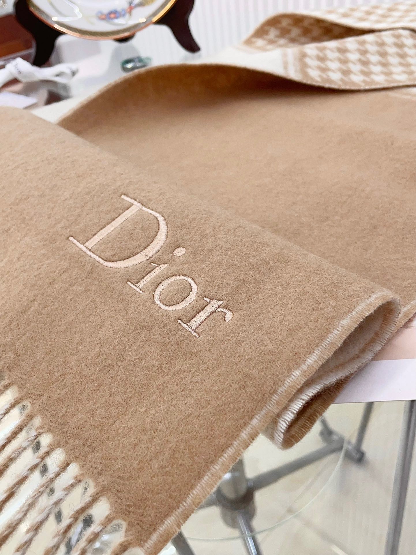 Luxury DiorSCARF 180 CM IN CAMEL BEIGE CASHMERE 419820