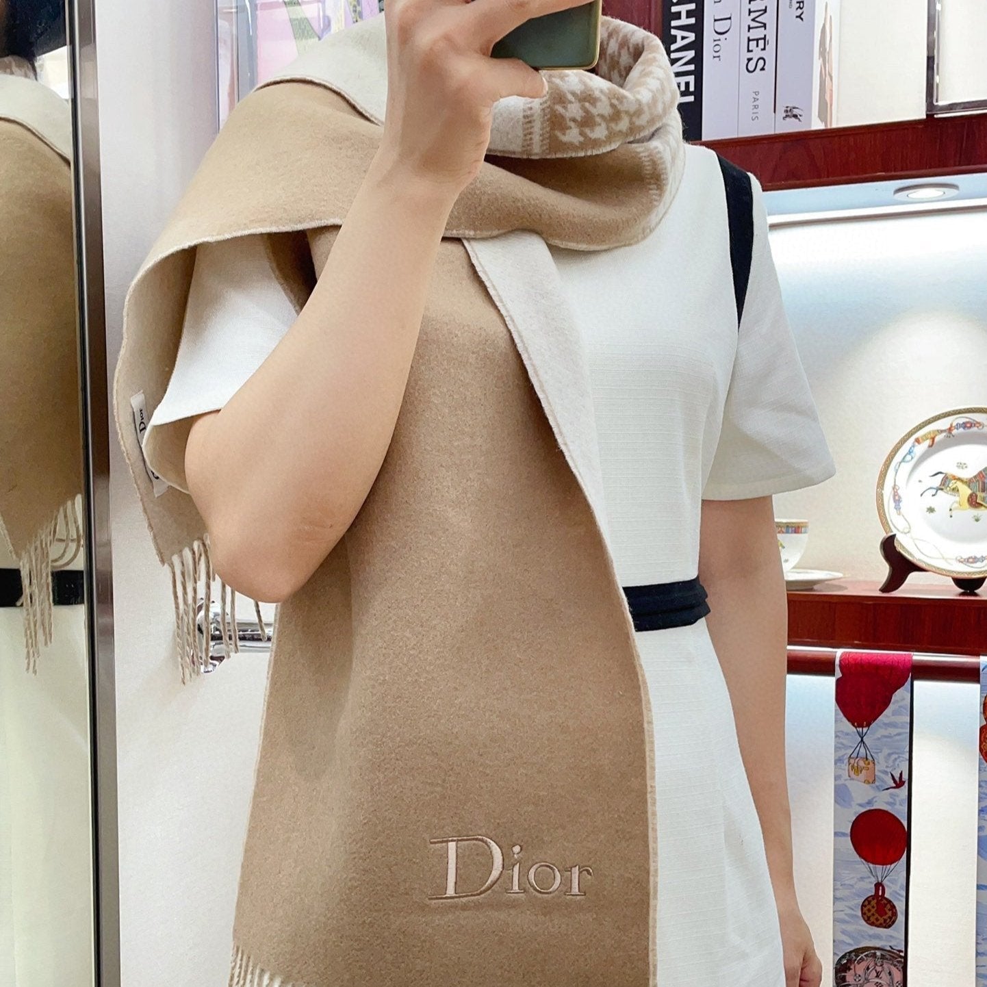 Luxury DiorSCARF 180 CM IN CAMEL BEIGE CASHMERE 419820