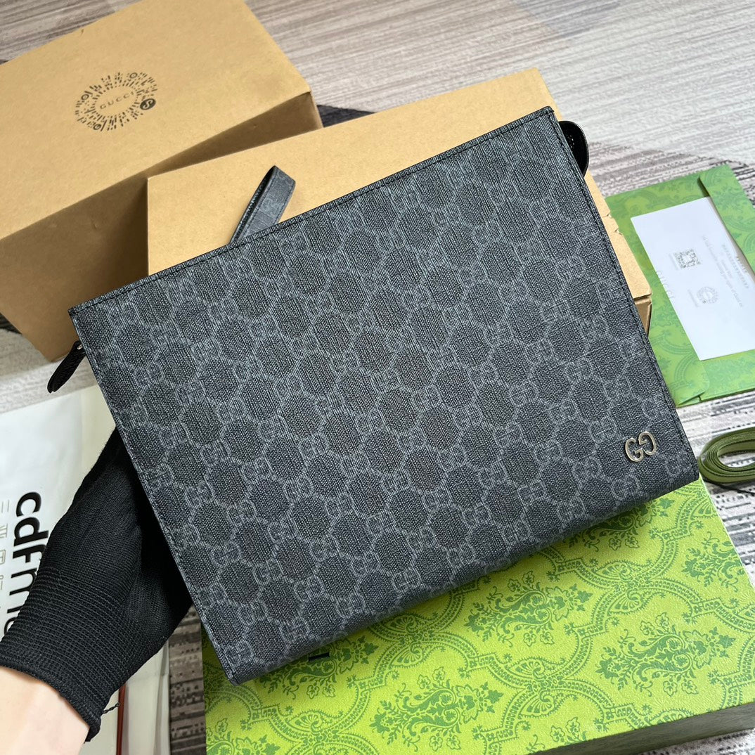 Luxury Gucci NEO VINTAGE 26 GG SUPREME POUCH IN BLACK CANVAS