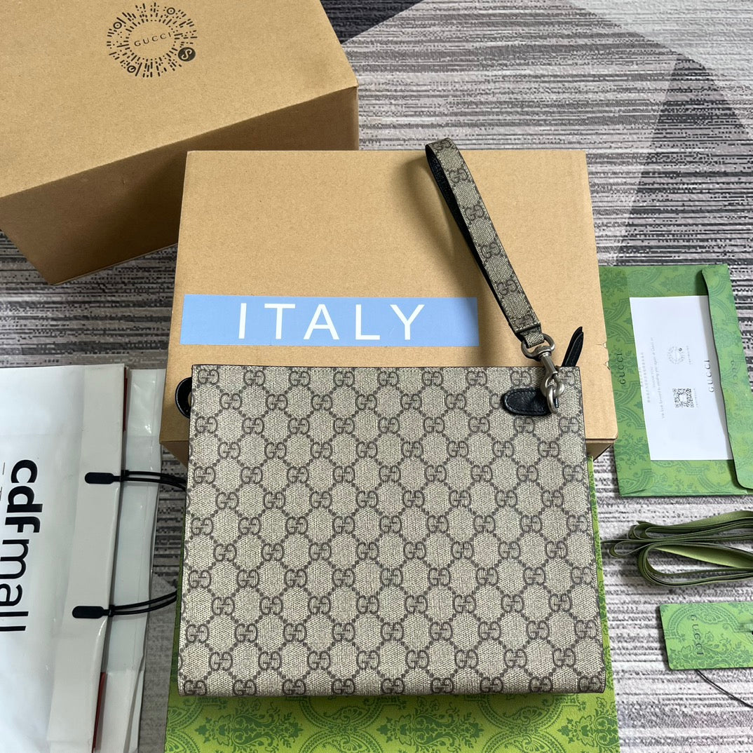 Luxury Gucci NEO VINTAGE 26 GG SUPREME POUCH IN BEIGE AND EBONY CANVAS