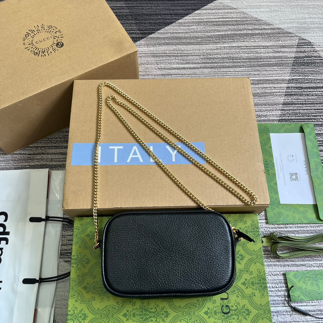 Luxury Gucci GG MARMONT MINI 18 BAG IN BLACK CALFSKIN